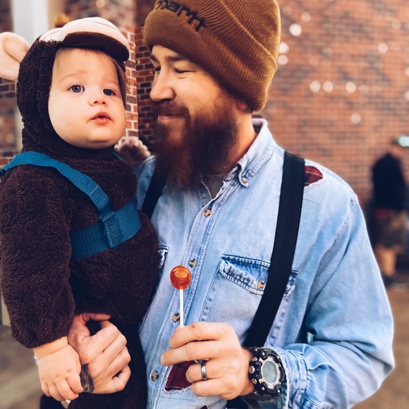 Meet your Poshers, Karolyn & Jon. - Picture 6 of 8